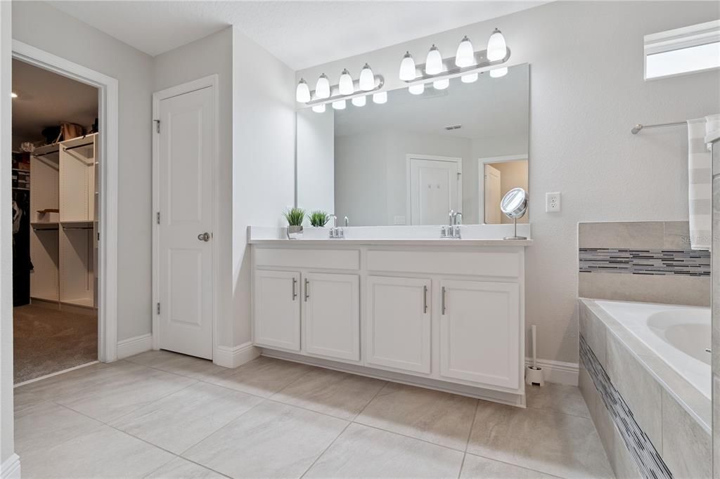 For Sale: $675,000 (5 beds, 4 baths, 3141 Square Feet)