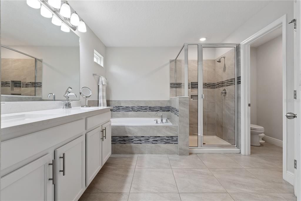 For Sale: $675,000 (5 beds, 4 baths, 3141 Square Feet)