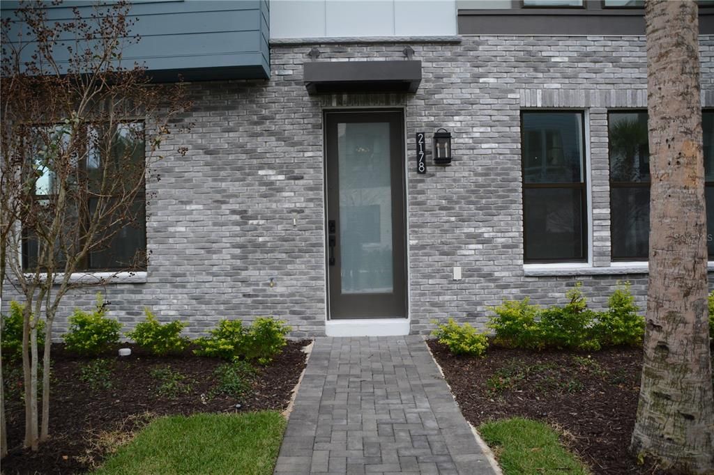 For Rent: $3,700 (3 beds, 3 baths, 1753 Square Feet)