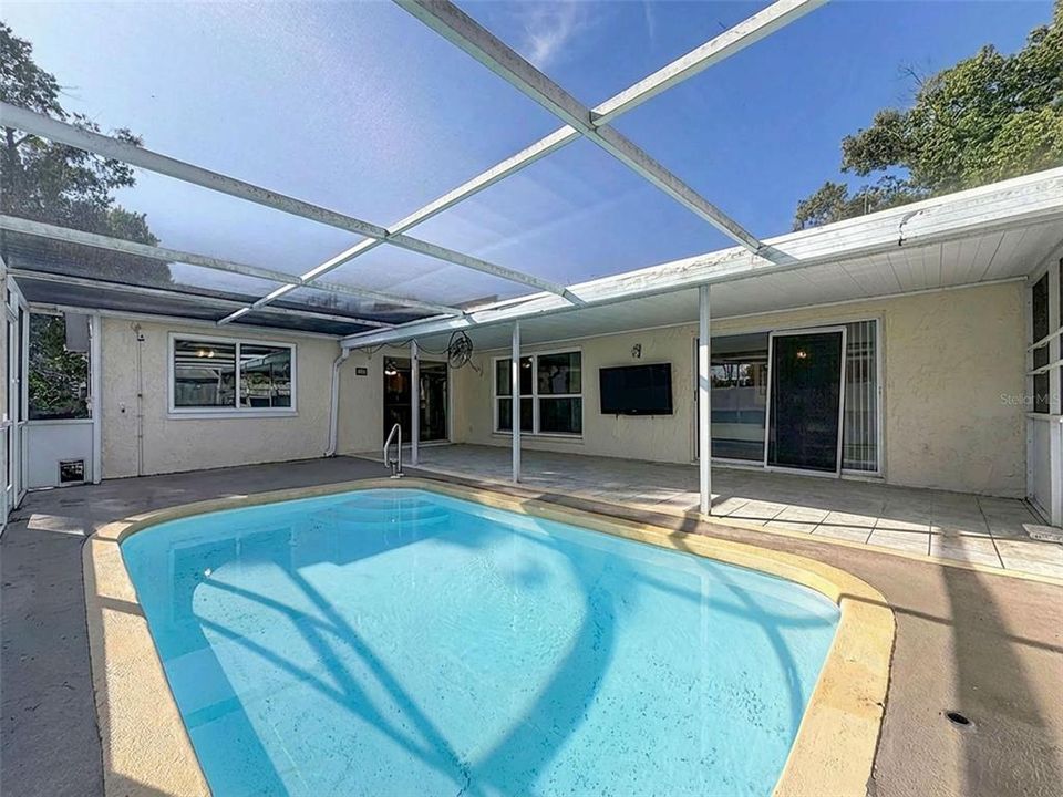 For Sale: $348,000 (3 beds, 2 baths, 1728 Square Feet)