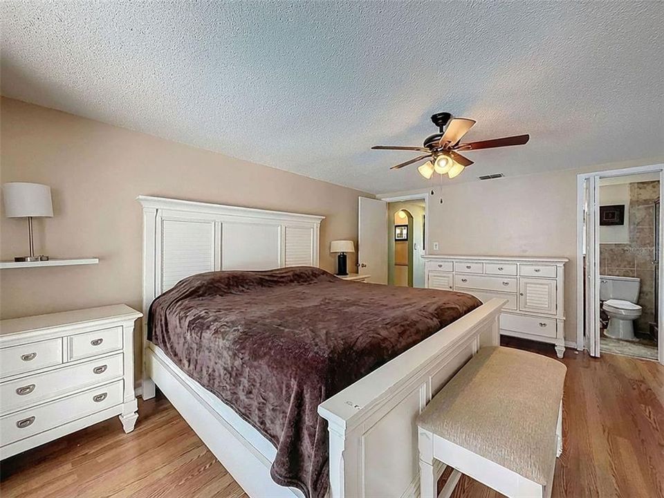 For Sale: $348,000 (3 beds, 2 baths, 1728 Square Feet)