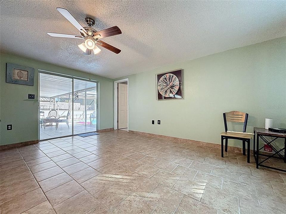 For Sale: $348,000 (3 beds, 2 baths, 1728 Square Feet)