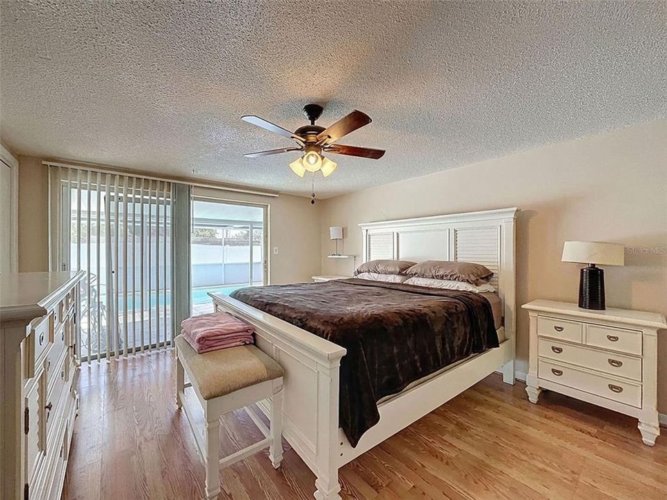 For Sale: $348,000 (3 beds, 2 baths, 1728 Square Feet)