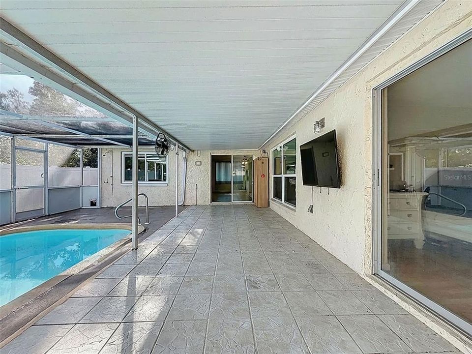 For Sale: $348,000 (3 beds, 2 baths, 1728 Square Feet)