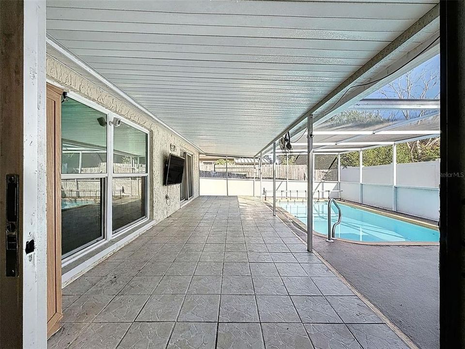 For Sale: $348,000 (3 beds, 2 baths, 1728 Square Feet)