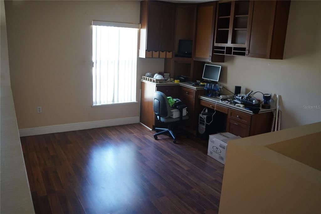 En Venta: $360,000 (4 camas, 2 baños, 2844 Pies cuadrados)