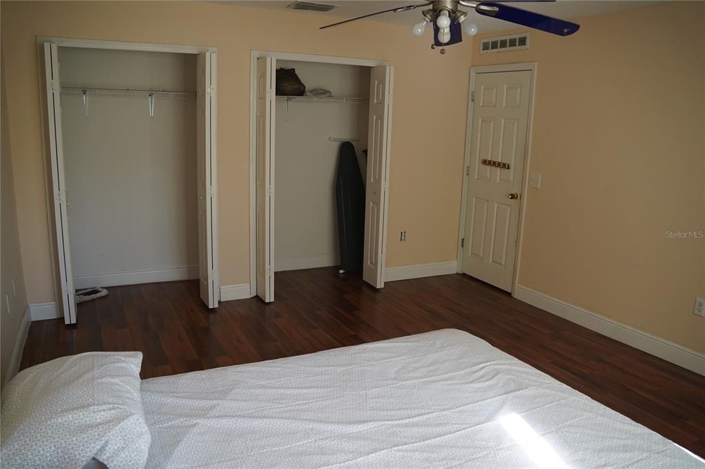 En Venta: $360,000 (4 camas, 2 baños, 2844 Pies cuadrados)