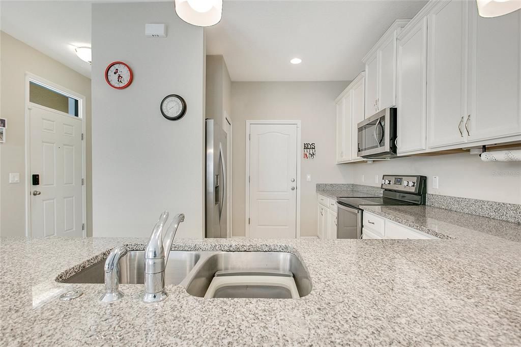 В аренду: $2,550 (3 спален, 2 ванн, 1944 Квадратных фут)