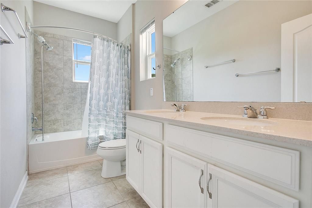 В аренду: $2,550 (3 спален, 2 ванн, 1944 Квадратных фут)