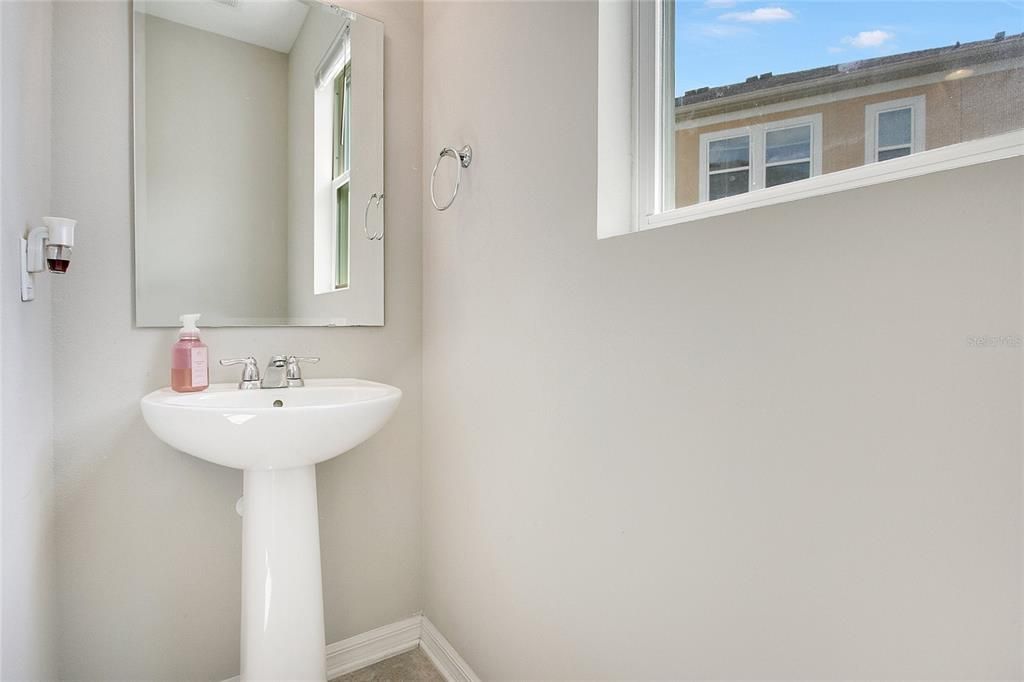 В аренду: $2,550 (3 спален, 2 ванн, 1944 Квадратных фут)