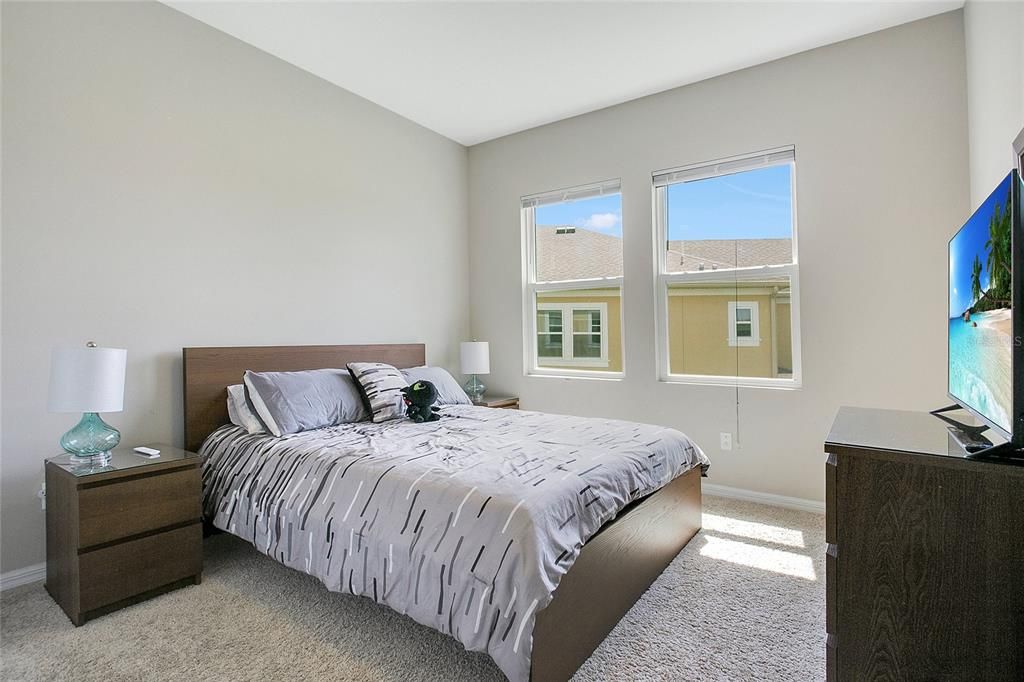 В аренду: $2,550 (3 спален, 2 ванн, 1944 Квадратных фут)