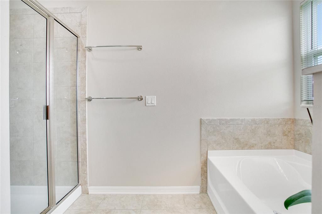 В аренду: $2,550 (3 спален, 2 ванн, 1944 Квадратных фут)