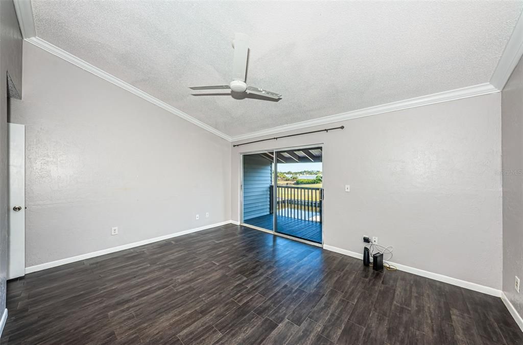 На продажу: $259,000 (2 спален, 2 ванн, 965 Квадратных фут)