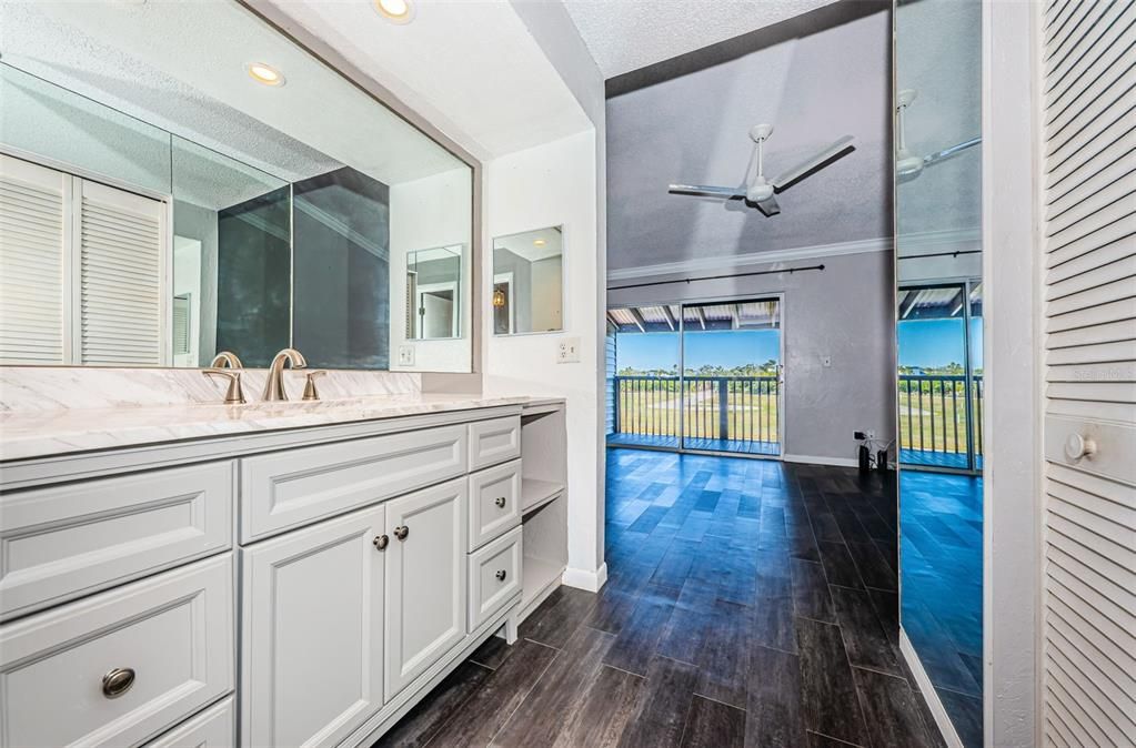 На продажу: $259,000 (2 спален, 2 ванн, 965 Квадратных фут)