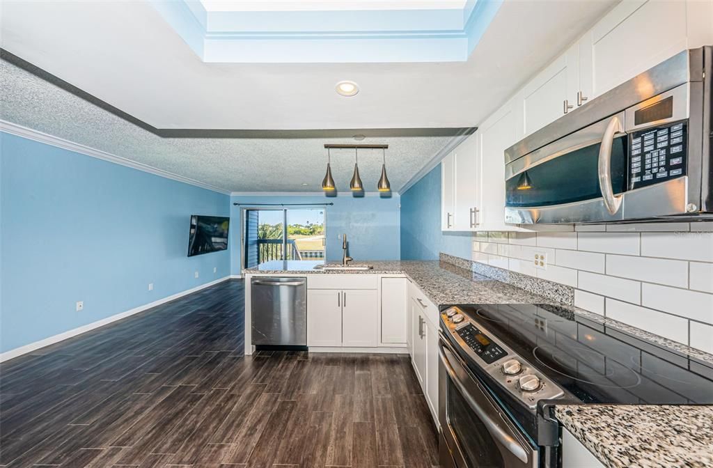 На продажу: $259,000 (2 спален, 2 ванн, 965 Квадратных фут)