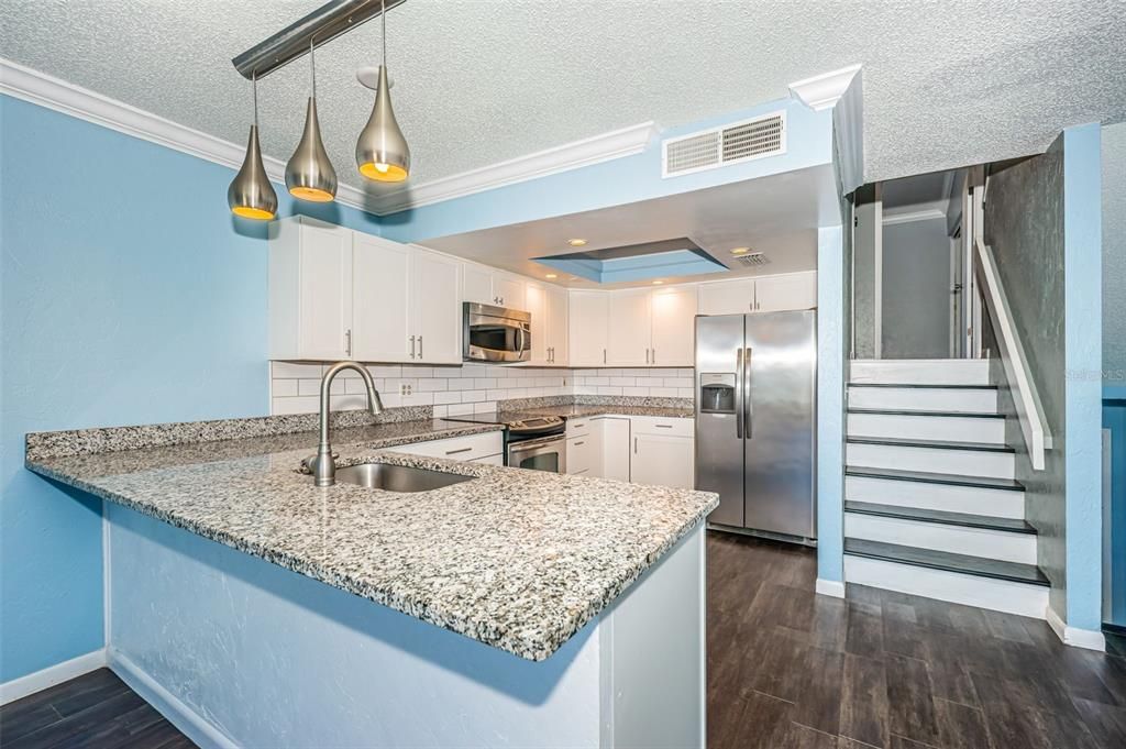 На продажу: $259,000 (2 спален, 2 ванн, 965 Квадратных фут)