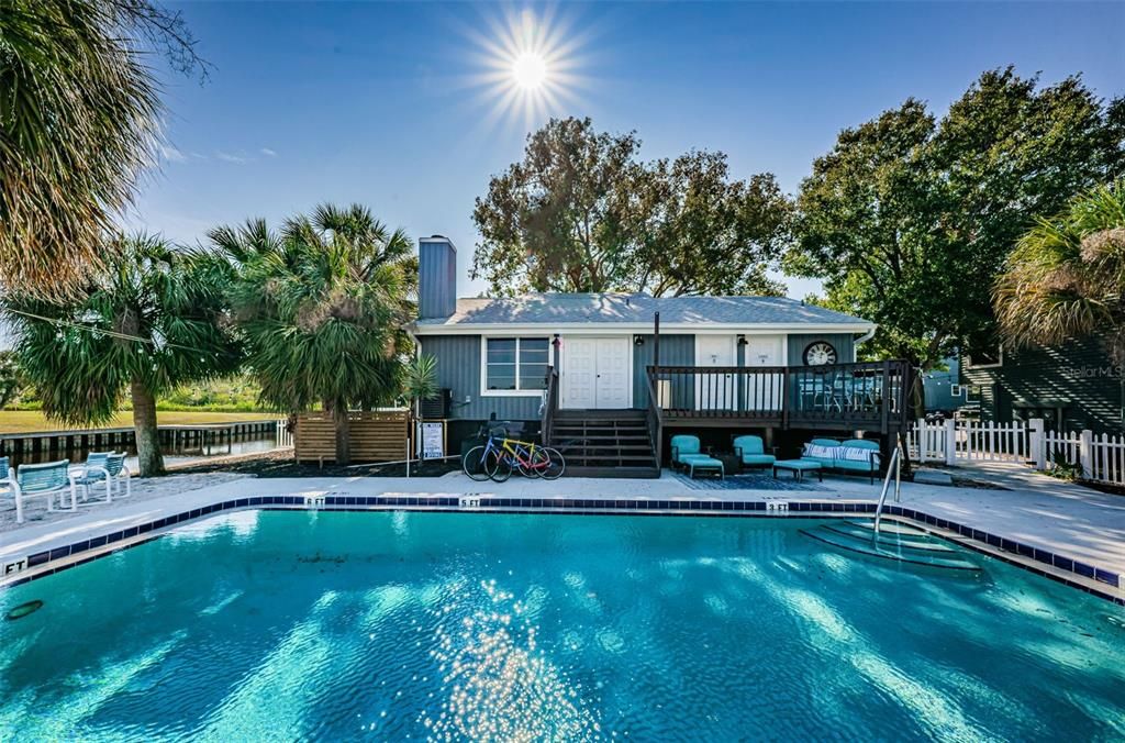 На продажу: $259,000 (2 спален, 2 ванн, 965 Квадратных фут)