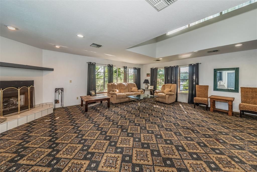 На продажу: $259,000 (2 спален, 2 ванн, 965 Квадратных фут)