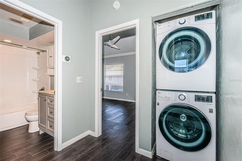 На продажу: $259,000 (2 спален, 2 ванн, 965 Квадратных фут)