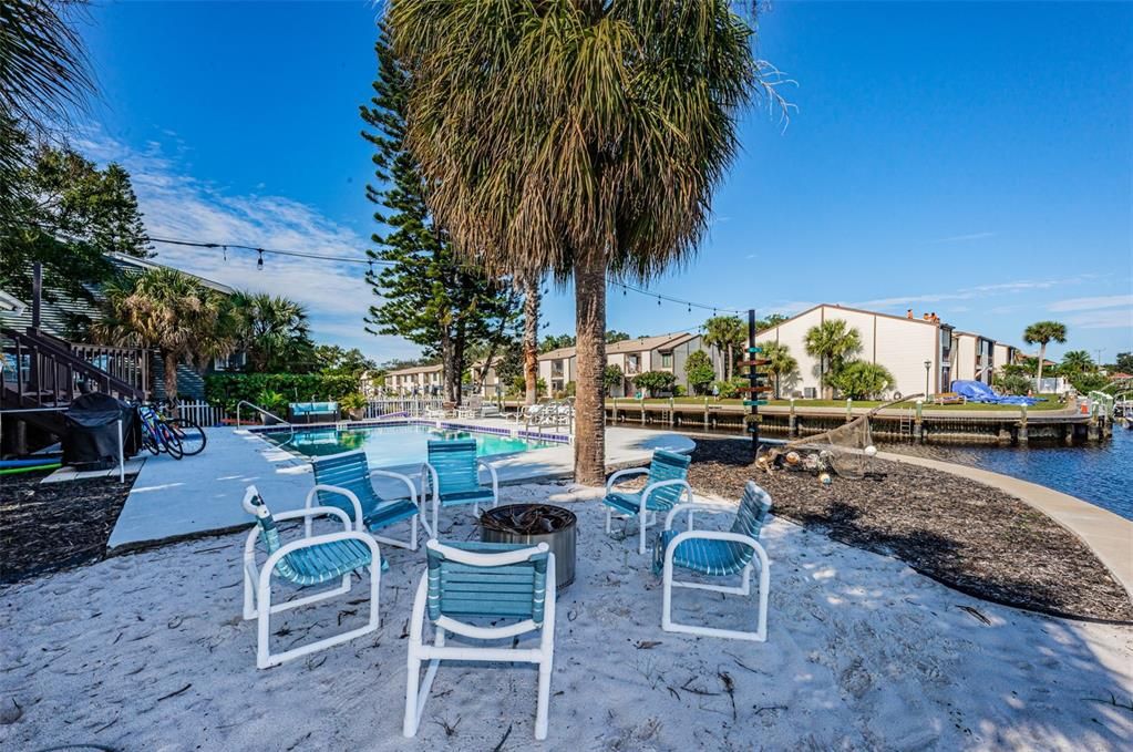 На продажу: $259,000 (2 спален, 2 ванн, 965 Квадратных фут)