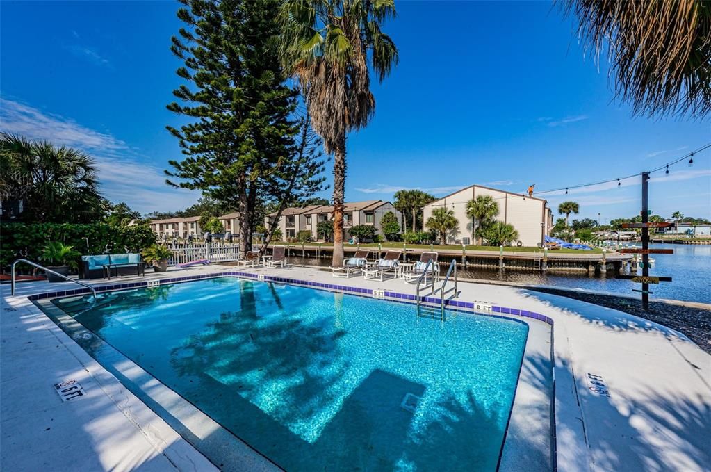 На продажу: $259,000 (2 спален, 2 ванн, 965 Квадратных фут)