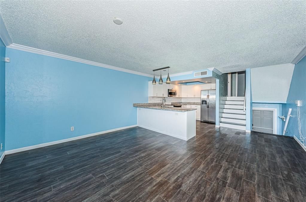 На продажу: $259,000 (2 спален, 2 ванн, 965 Квадратных фут)