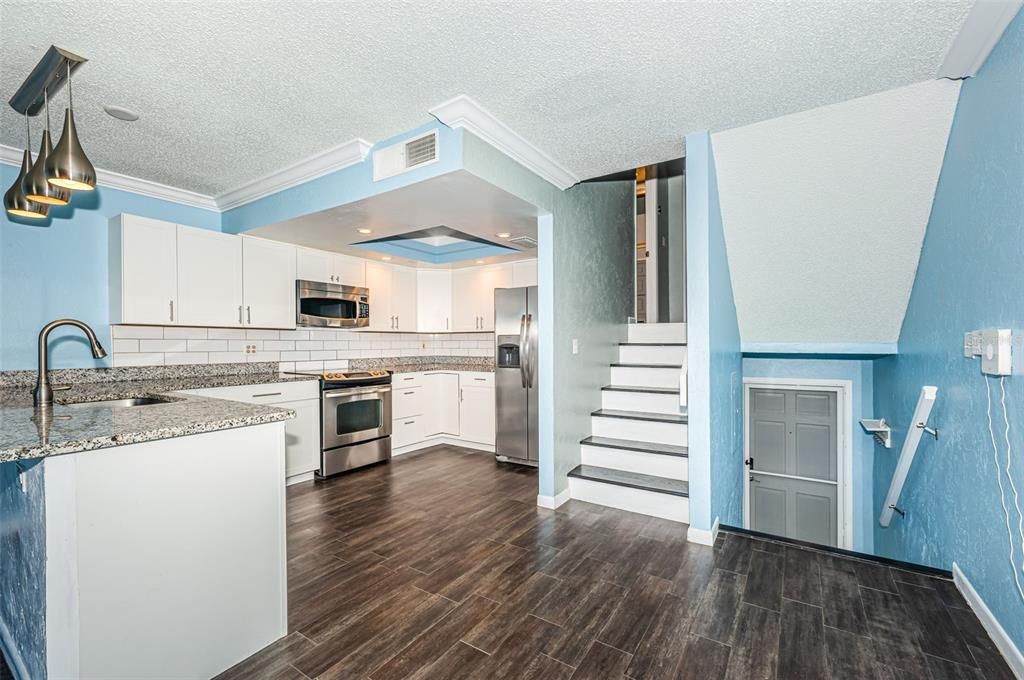 На продажу: $259,000 (2 спален, 2 ванн, 965 Квадратных фут)