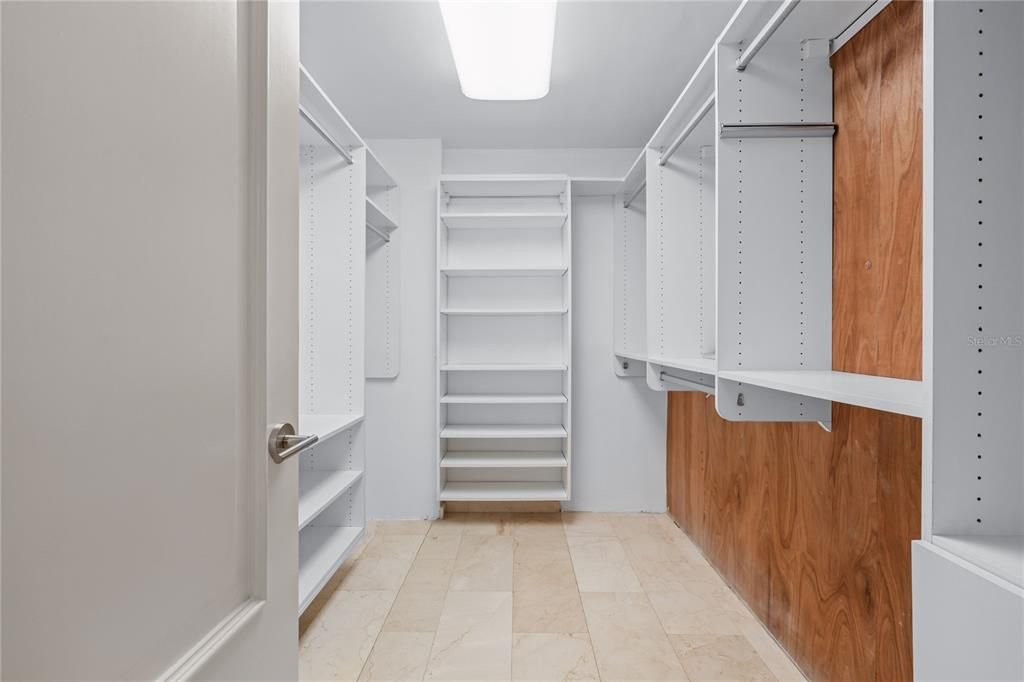 出租: $7,000 (4 贝兹, 3 浴室, 1952 平方英尺)