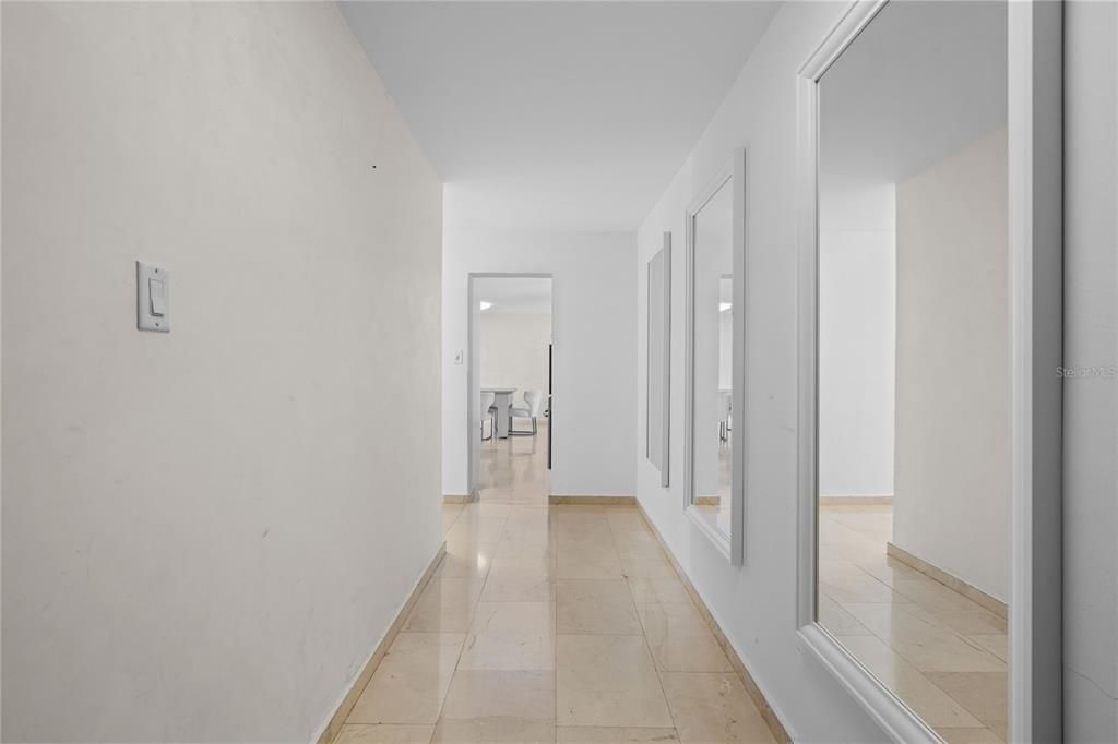 出租: $7,000 (4 贝兹, 3 浴室, 1952 平方英尺)