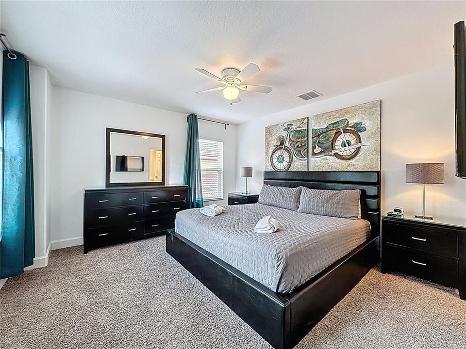 待售: $499,999 (6 贝兹, 4 浴室, 3579 平方英尺)