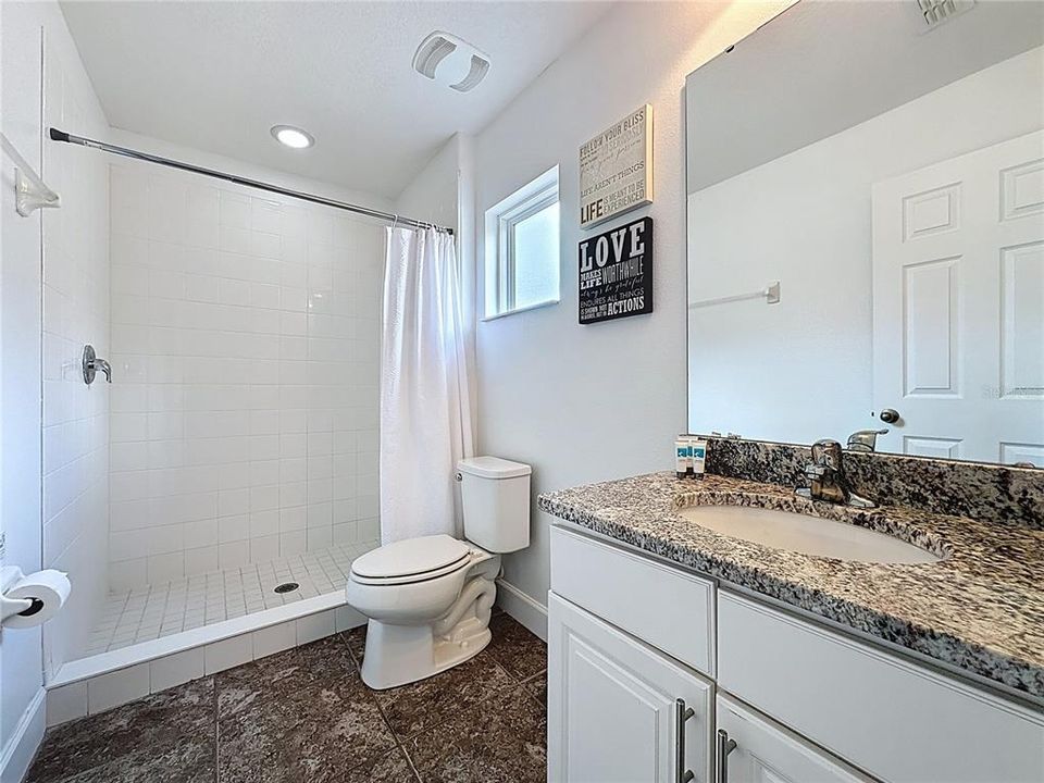 待售: $499,999 (6 贝兹, 4 浴室, 3579 平方英尺)