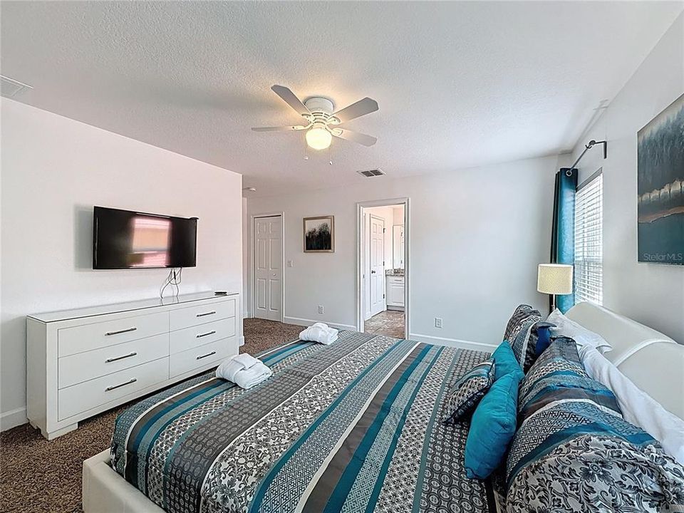 待售: $499,999 (6 贝兹, 4 浴室, 3579 平方英尺)