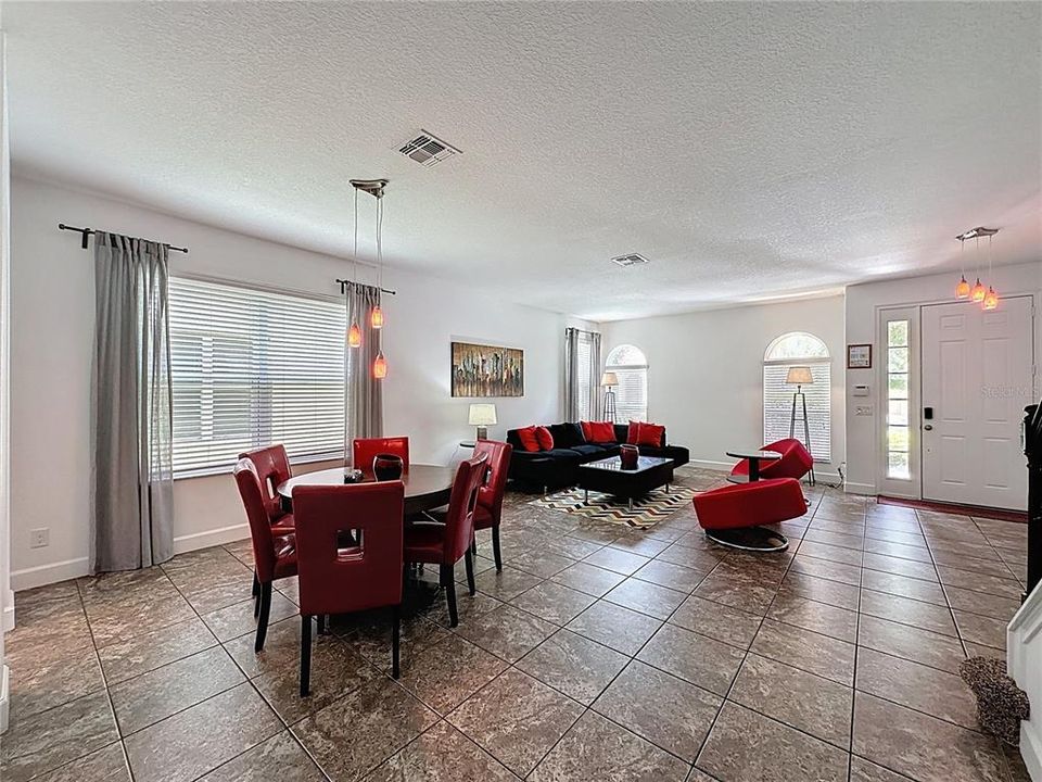 待售: $499,999 (6 贝兹, 4 浴室, 3579 平方英尺)