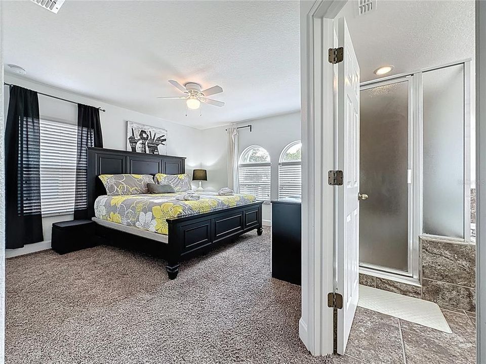 待售: $499,999 (6 贝兹, 4 浴室, 3579 平方英尺)