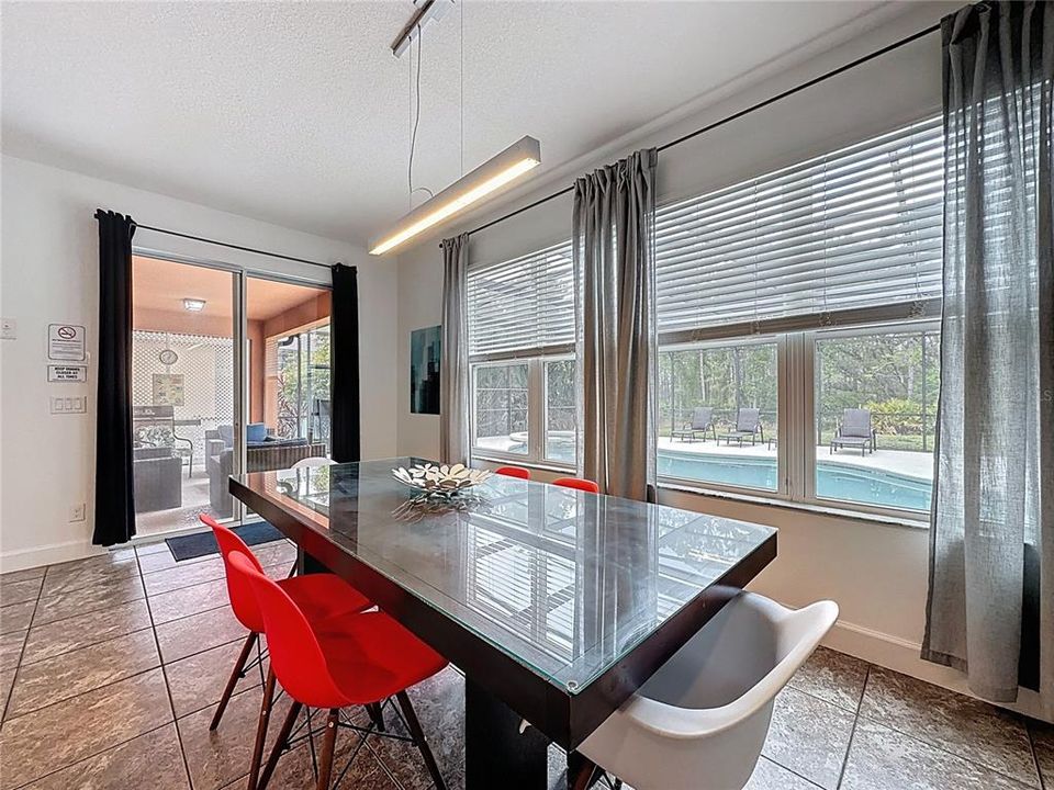 待售: $499,999 (6 贝兹, 4 浴室, 3579 平方英尺)