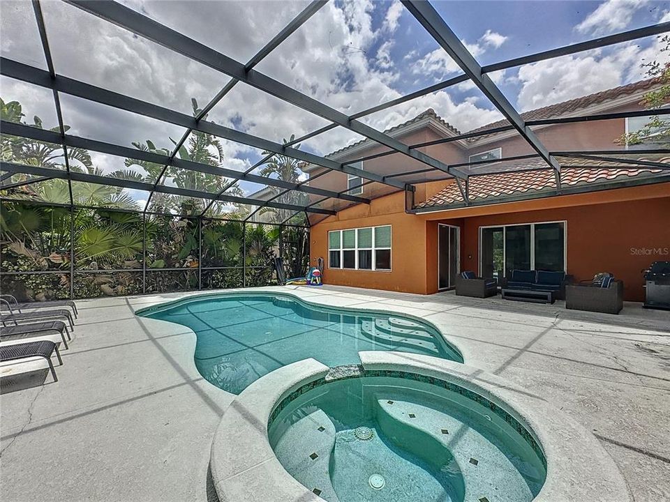 待售: $499,999 (6 贝兹, 4 浴室, 3579 平方英尺)