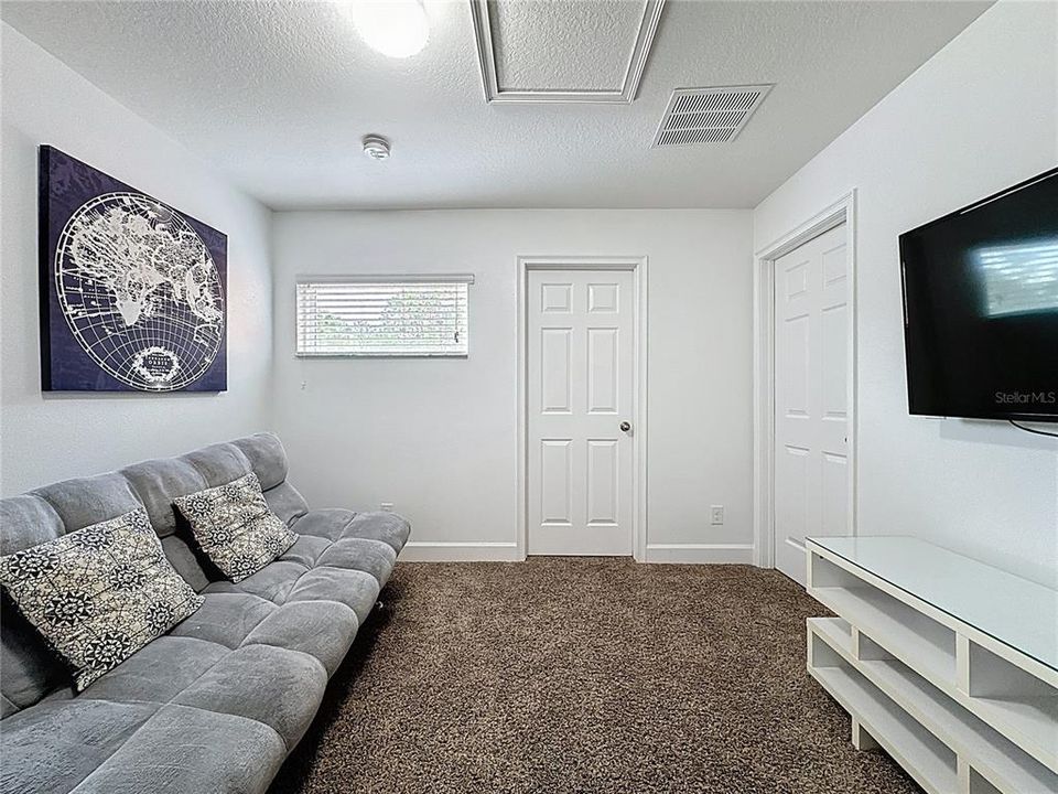 待售: $499,999 (6 贝兹, 4 浴室, 3579 平方英尺)