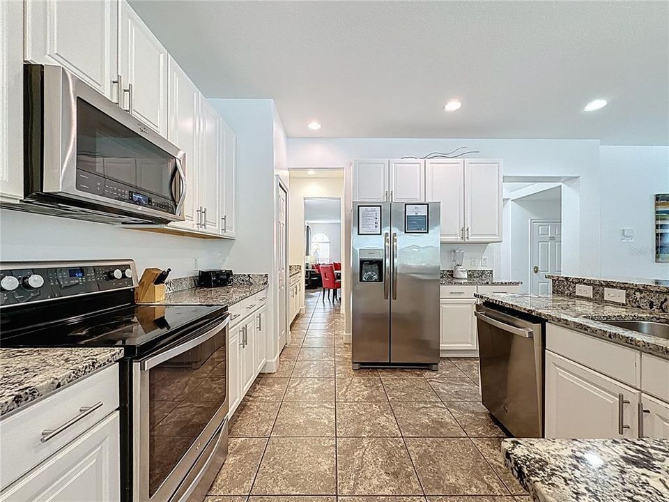 待售: $499,999 (6 贝兹, 4 浴室, 3579 平方英尺)