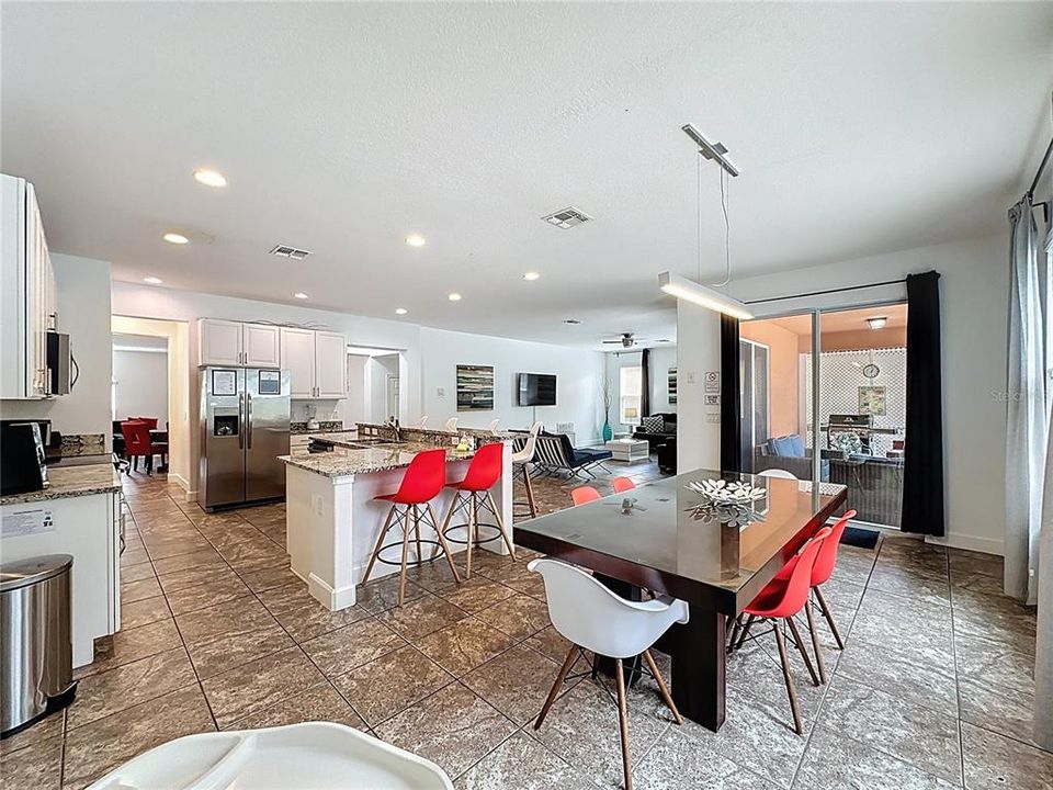 待售: $499,999 (6 贝兹, 4 浴室, 3579 平方英尺)