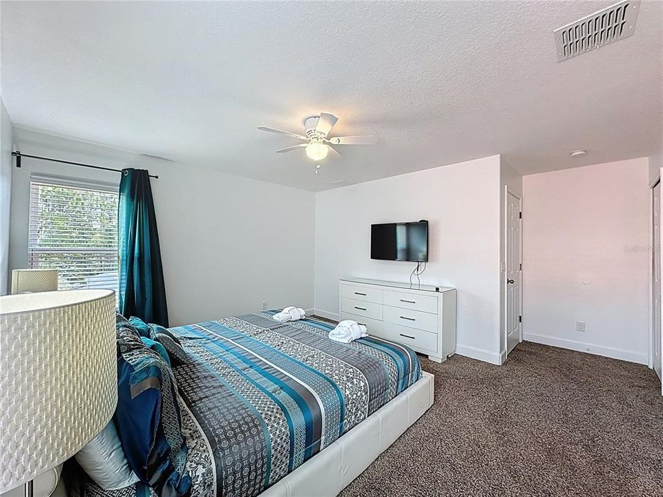 待售: $499,999 (6 贝兹, 4 浴室, 3579 平方英尺)