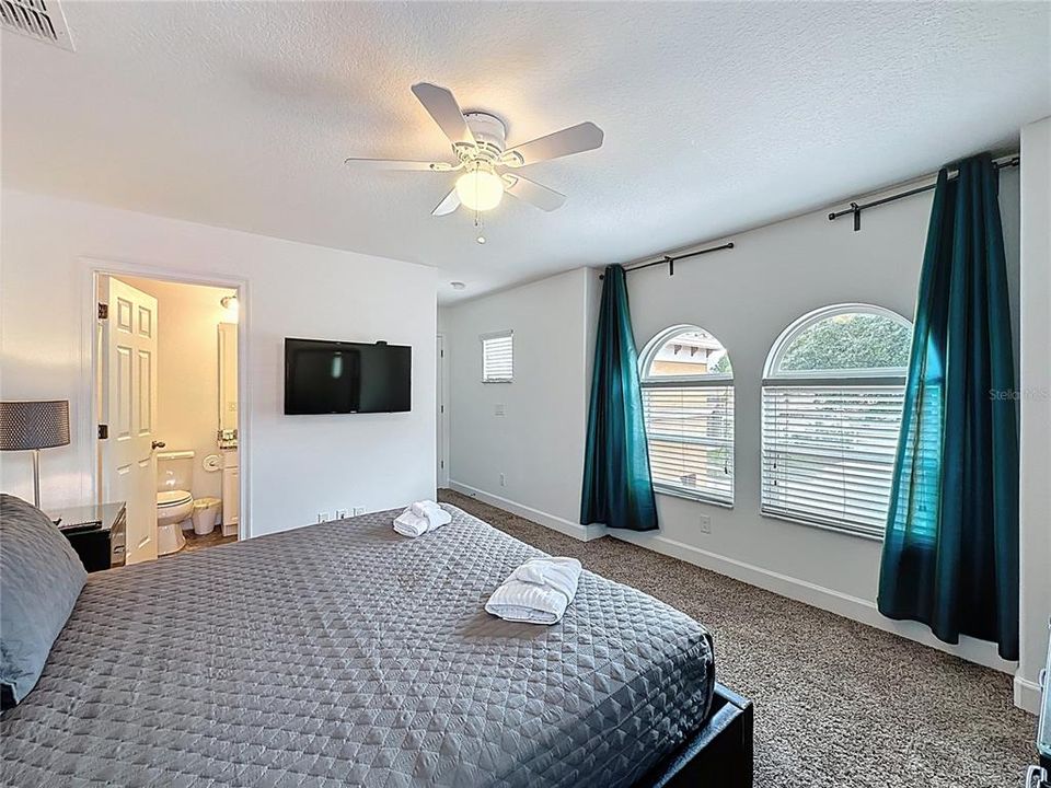 待售: $499,999 (6 贝兹, 4 浴室, 3579 平方英尺)