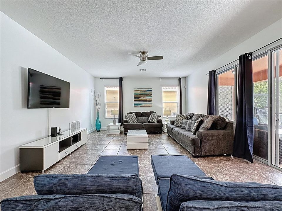 待售: $499,999 (6 贝兹, 4 浴室, 3579 平方英尺)