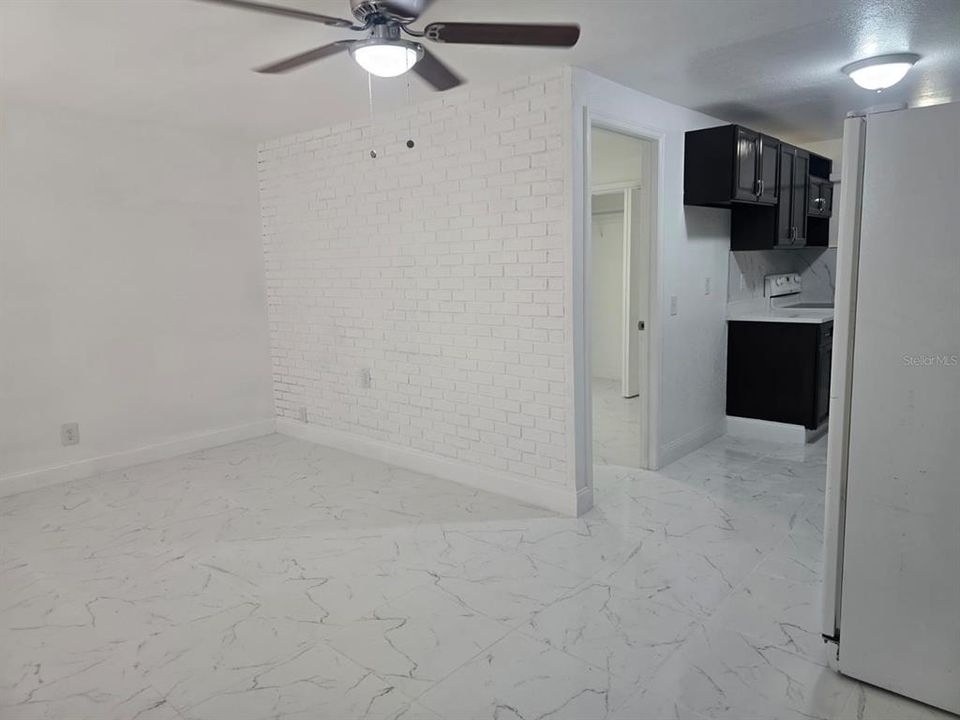 For Rent: $1,300 (1 beds, 1 baths, 500 Square Feet)