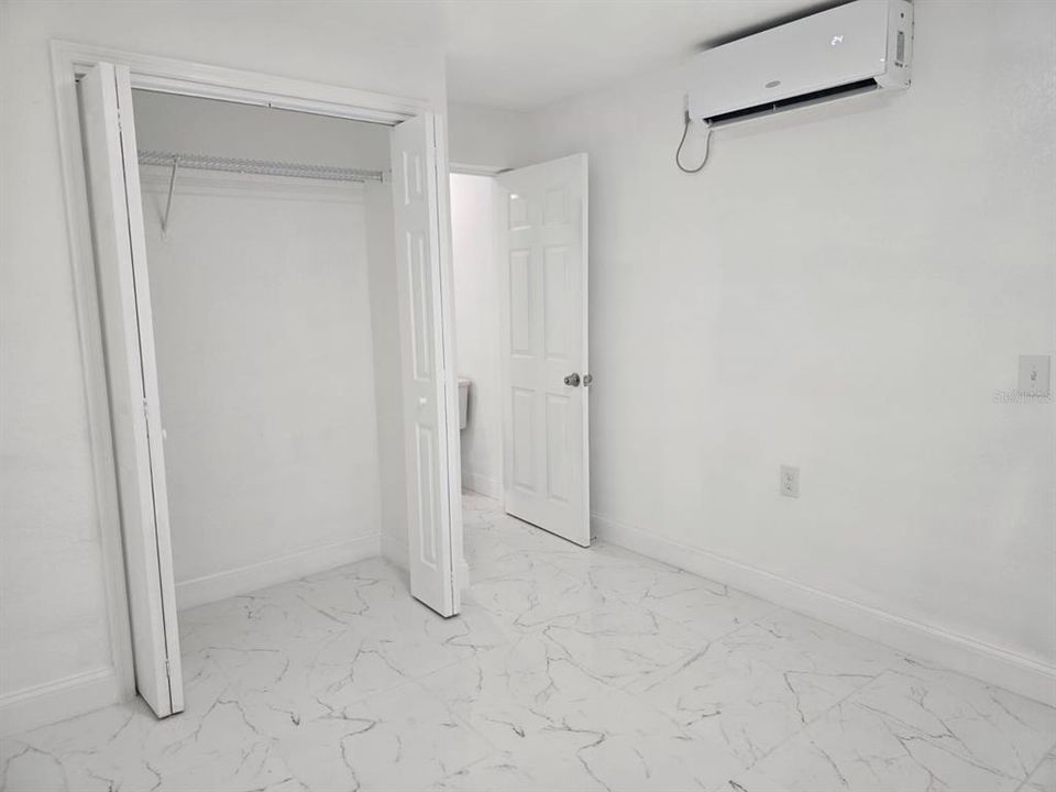 For Rent: $1,300 (1 beds, 1 baths, 500 Square Feet)