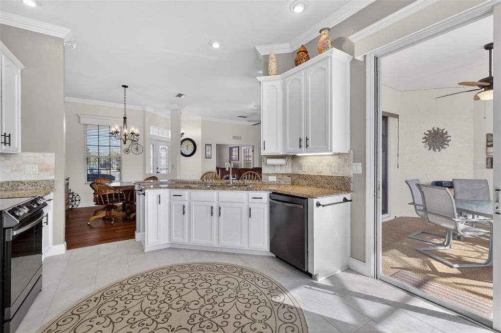 For Sale: $385,000 (3 beds, 2 baths, 1577 Square Feet)