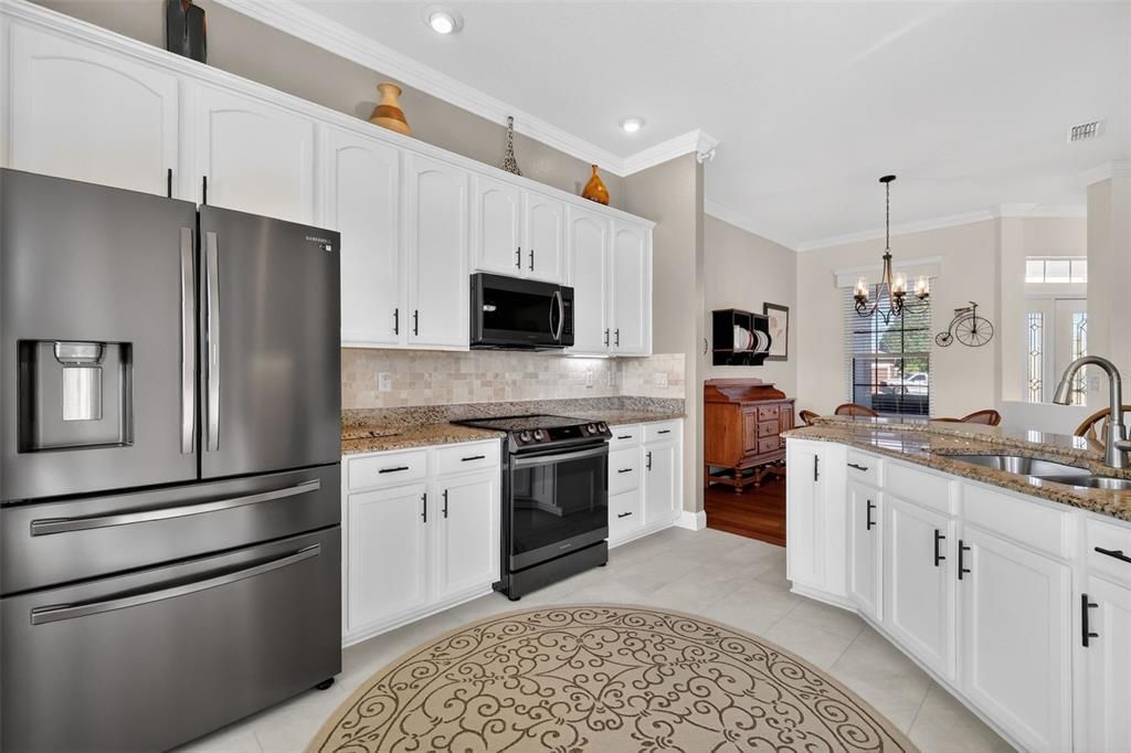 For Sale: $385,000 (3 beds, 2 baths, 1577 Square Feet)