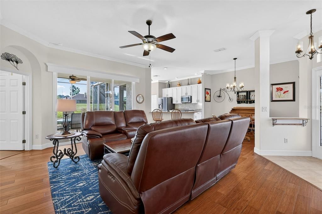 For Sale: $385,000 (3 beds, 2 baths, 1577 Square Feet)