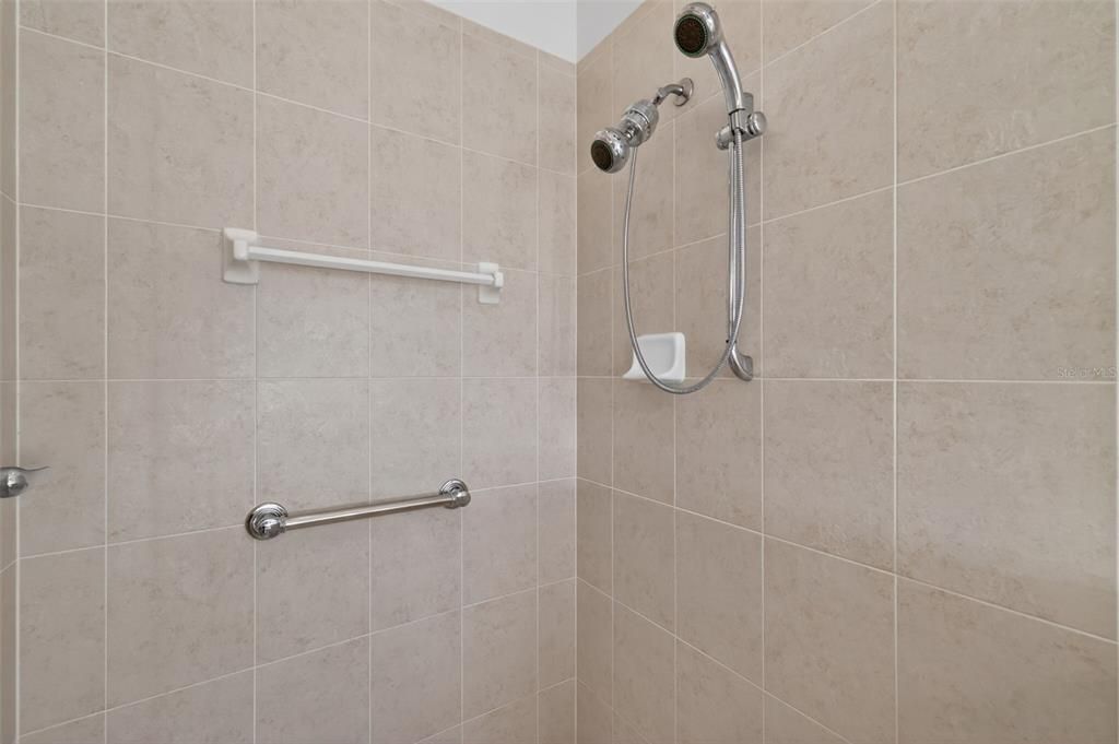 For Sale: $385,000 (3 beds, 2 baths, 1577 Square Feet)