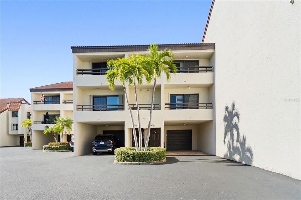 For Sale: $629,000 (3 beds, 3 baths, 2010 Square Feet)