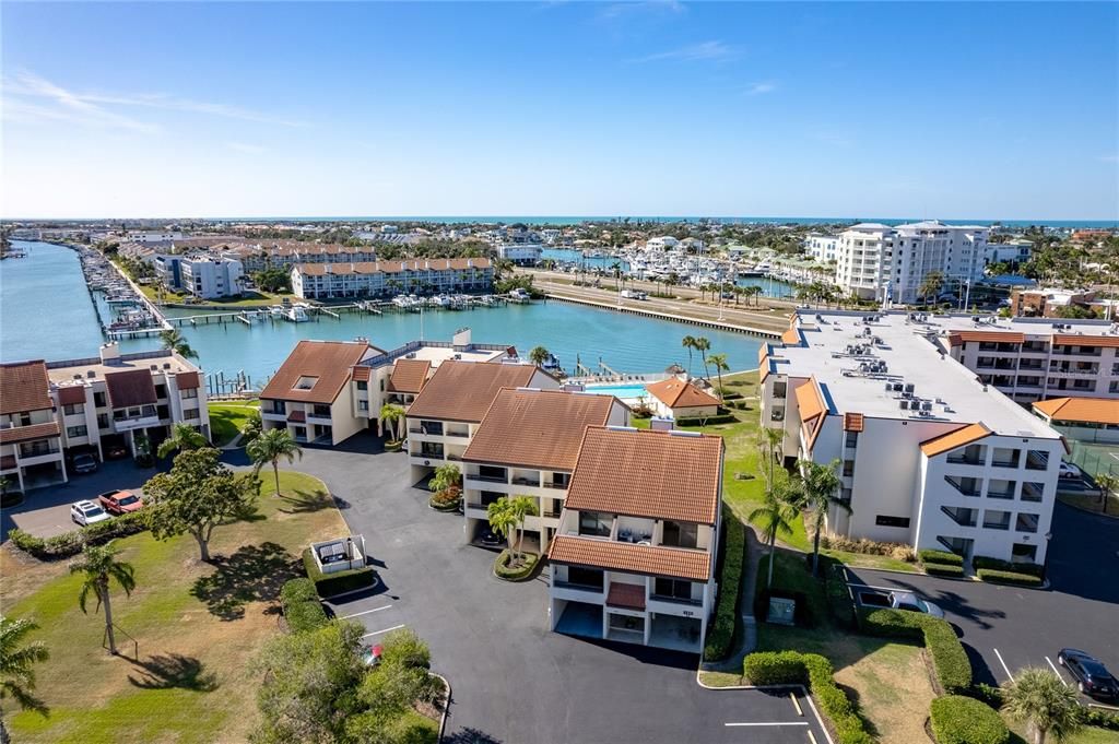 For Sale: $629,000 (3 beds, 3 baths, 2010 Square Feet)